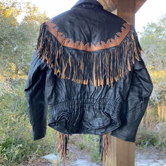 🎓$50/CollegeBlowoutSale📚-Reg$100-CustomSoftLeather jacket with fringe & rivets - Picture 2 of 9
